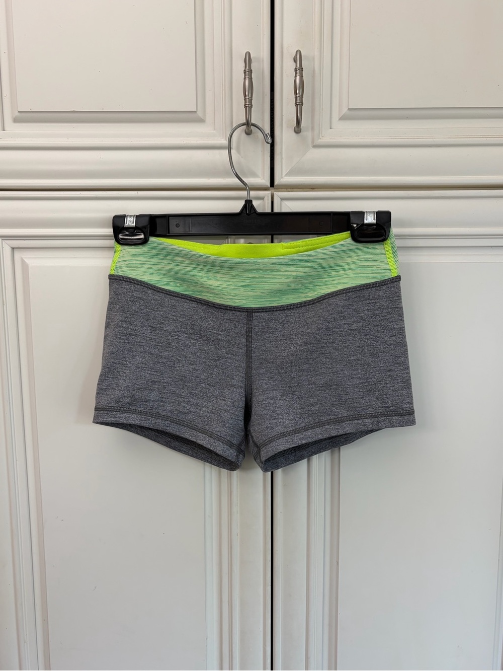 Ivivva by Lululemon girls reversible shorts 🍋